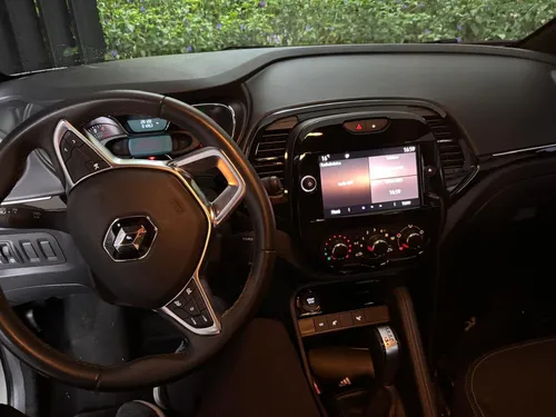 Renault Captur 1.3T Intens Cvt