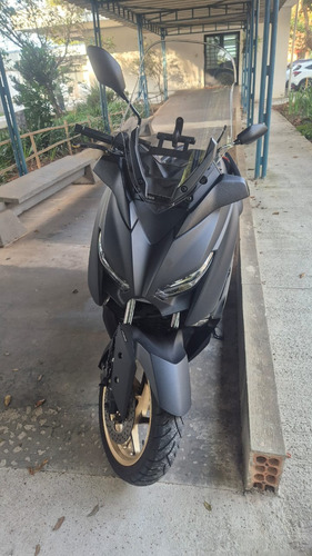 Preta Com Roda Dourada, Único Dono, Nova, Sem Nenhum Detalhe