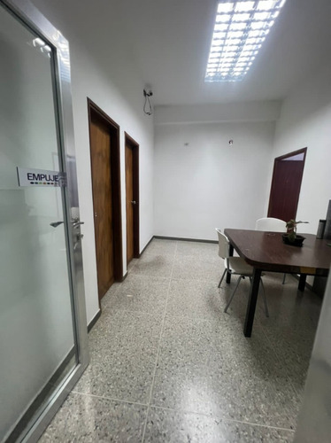 Imagen 11 de 20 de Ea-003 Zona Oeste Edificio Clinica Sector Santa María