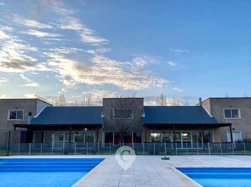 Depto En Venta En Barrio Cerrado Altos Del Casco, Zarate. Amenities.