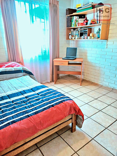 Se Vende Casa De 3 Dormitorios,en La Florida, Pasaje Cerrado