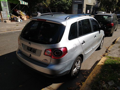 Volkswagen Suran 1.6 I Trendline 90b 2010