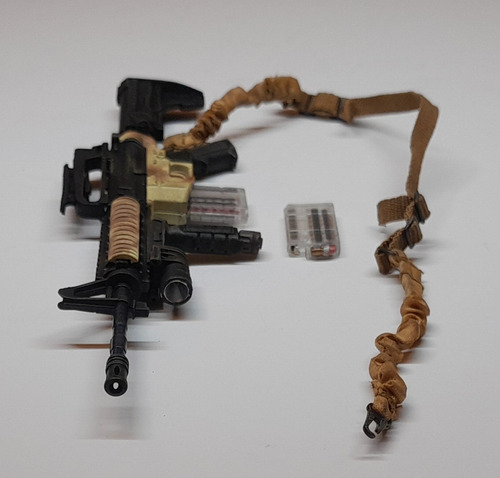 Miniatura Mi1itar Hot Toys 1/6 | Rifle M4 (Usado)