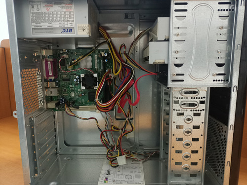 Cpu Intel Atom De 1.66 Ghz. Ram 2 Gb. Hd 500 Gb Win8.1 Pro (Usado)