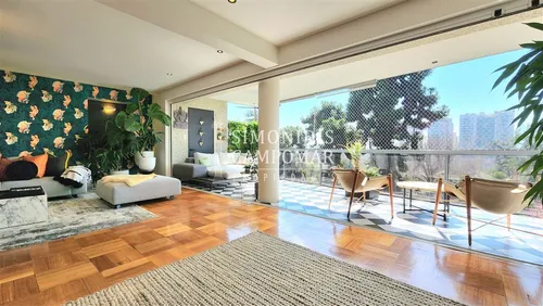 Departamento En Venta De 4 Dorm. Parque Forestal En Santiago