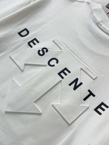 Camiseta De Letras Cóncavas Y Convexa Descente Playeras V