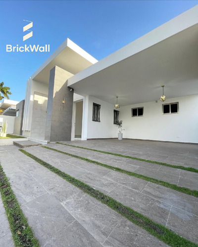 Casa En Venta En Proyecto Cerrado - Los Llanos De Gurabo, Santiago