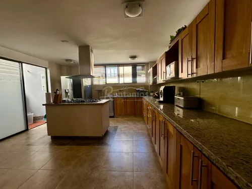 Casa En Venta En San Lucas. Cod V776063