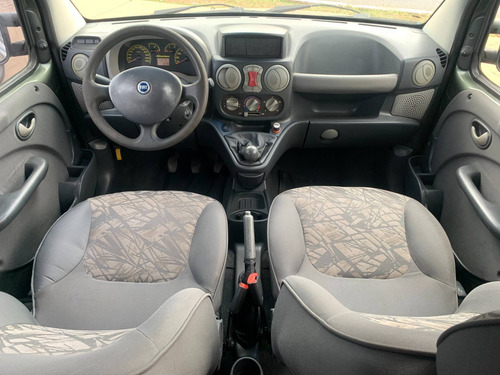 Imagem 8 de 12 de Fiat Doblò 1.8 Mpi Adventure 8v Flex 4p Manual