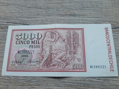 Imagen 5 de 7 de Billete 5.000 Antiguo De Papel Año 2006