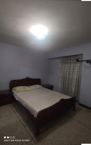 Imagen 8 de 14 de Alquilo Apartamento Amoblado, Urbanización El Centro Piso Bajo