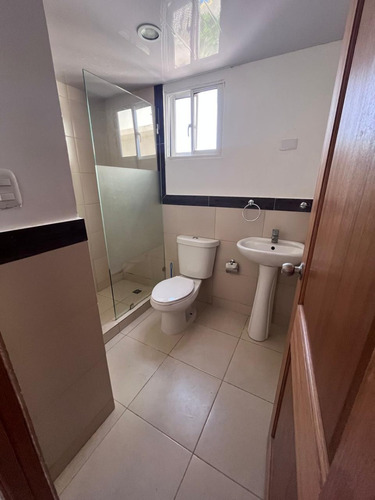 Alquiler De Apartamento En La Autopista De San Isidro 4to Piso Con Terraza.