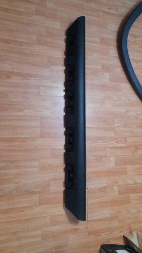 Moldura Derecha Suzuki Jimny 2019 2023 Original. (Usado)