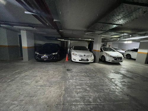 Cochera En Edificio De Categoria, En Caballito
