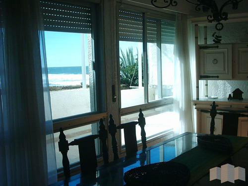Imagen 11 de 30 de Frente A La Playa