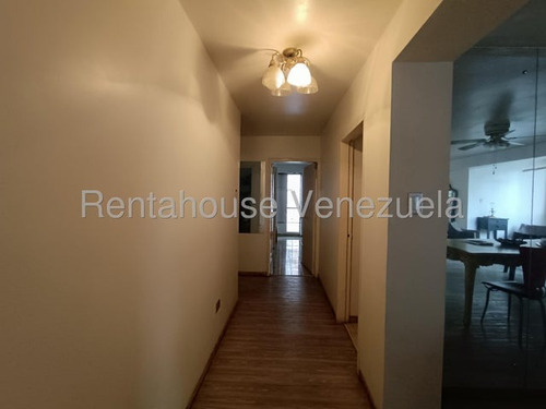 Amplio Apartamento En Venta Urb San Isidro, Maracay 25-13106 Hc