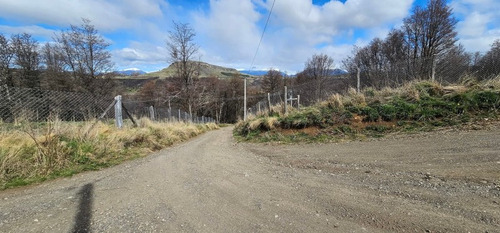 Parcela A 9 Km De Coyhaique. Cam A Lago Atravesado
