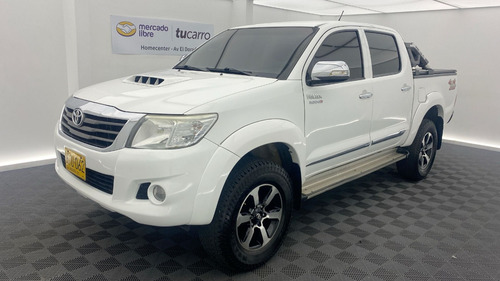 Imagen 2 de 25 de Toyota Hilux 3.0 Srv