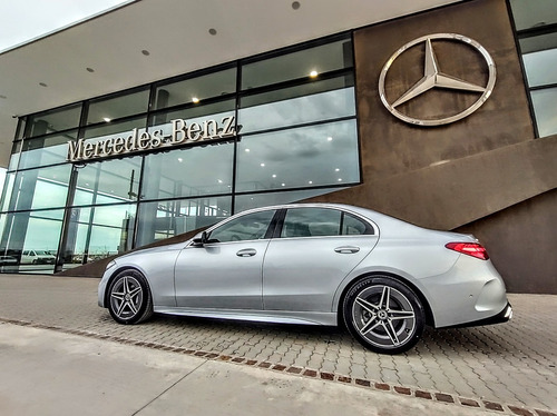 Imagen 8 de 16 de Mercedes-benz Clase C 300 Amg Line 258cv.