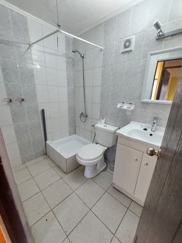 Arriendo Dpto. 2 D- 1 B ; Primer Piso En Condominio Cerrado