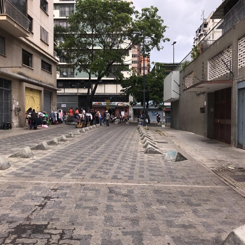 Imagen 1 de 8 de Local Comercial En Venta