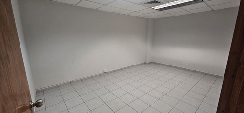 Oficina De 120m2 Por Av De Las Fuente En Lomas De Tecamachalco