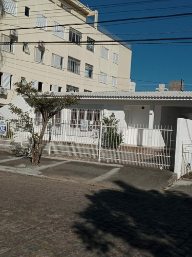 Imagem 1 de 14 de Casa Totalmente Reformada 1 Suite + 3 Quartos, Duas Garagens
