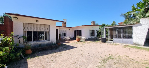 El Pinar Sur Se Vende Casa En Gran Punto, Son 2 Padrones Juntos. Total 1300 Mts