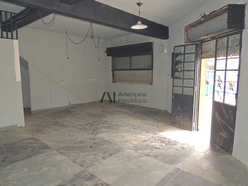 Venta De Local En Esquina. Hipólito Yrigoyen Y Julio Sosa.