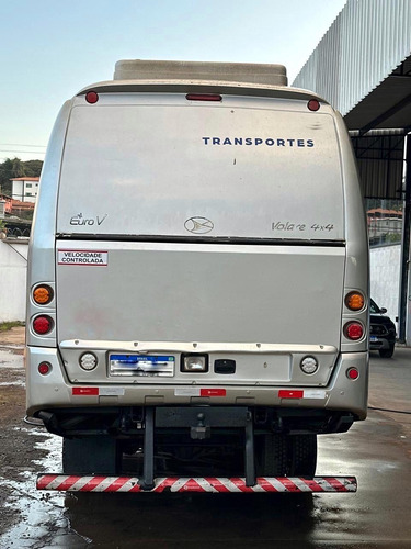 Micro Ônibus V8l 4x4 2015