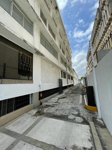 Imagen 4 de 11 de Se Vende Galpón. 5671m2. Los Ruices.