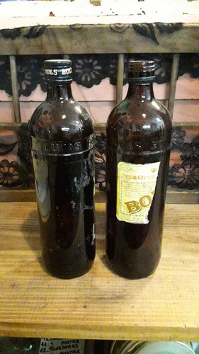 Botellas De Ginebra, Bols