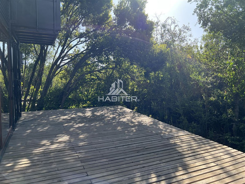 Casa En Venta De 5 Dorm. En Colbún