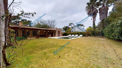 Playa Brava - Tour 3d