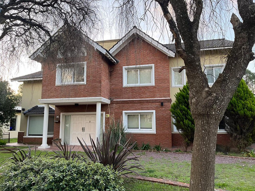 Casa En Venta En Country Los Puentes, Lujan