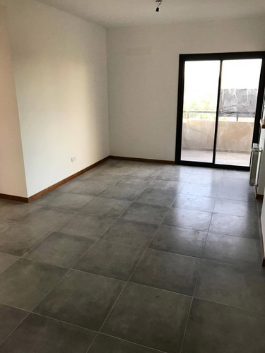 Imagen 3 de 11 de Oportunidad Departamento 2 Amb. C/ Cochera Monte Grande