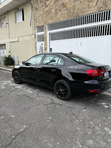 Volkswagen Jetta 2.0 Comfortline Flex 4p Automática