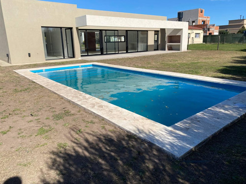 Casa En Venta 4 Ambientes A Estrenar En Santa Juana- Canning