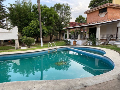 Comercial En Esquina Con Frente A La Avenida San Diego - Roq-825-cs