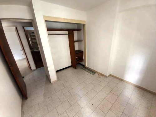 Imagen 8 de 15 de Venta Apartamento La Candelaria, 3habitaciones,2baños,1puesto. Desocupado