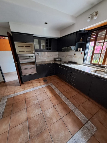 Hermoso Chalet 4 Amb Garaje 3 Baños - Fondito Libre -