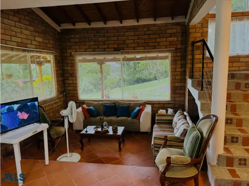 Finca Independiente En V. La Miranda Con Excelente...(mls#252449)