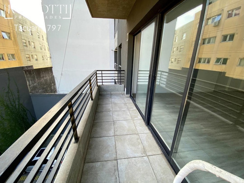 Imagen 12 de 30 de Monoambiente Con Balcón Corrido Al Cta/fte - 35 M² - Entrega Inmediata