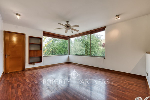 Impecable Casa En Los Bravos Nororiente Con Piscin...