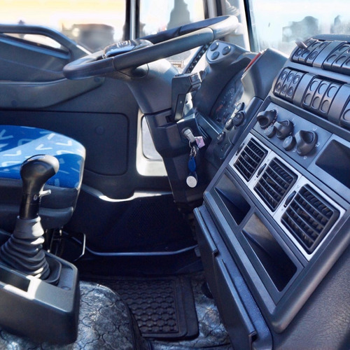 Camion Iveco Cursor 330 ´14