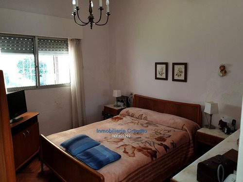 Casa En La Blanqueada 4 Dormitorios ,fondo, Garaje