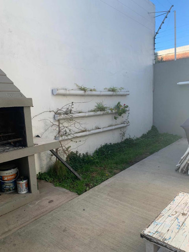 Casa Apta Oficinas, 5 Ambientes Mas Escritorio