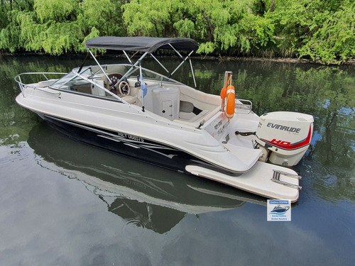 Imagen 3 de 25 de Lancha Naval Center 210 Cuddy Evinrude 135 Hp V6 Ecológico