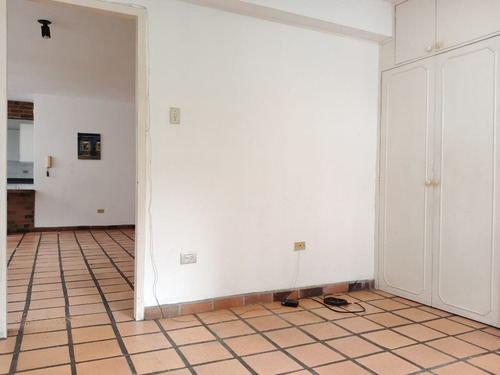 Apartamento/ Alquiler/ Colinas De Bello Monte/ 80m2/ 2h-2b-1p