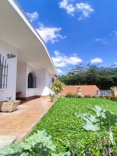 Casa En Venta Los Nisperos Conjunto Cerrado Internet Patio Jardin 2 Plantas Amaoblada Terraza De Los Nisperos Valencia